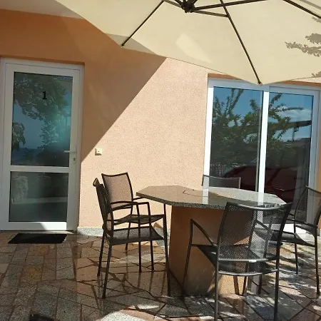 Ferienwohnung Sea & Honey Krk Town Exterior foto