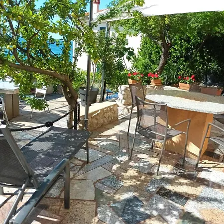 Ferienwohnung Sea & Honey Krk Town Exterior foto