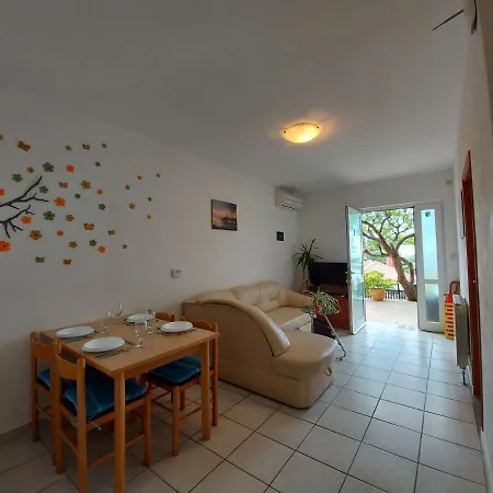 Ferienwohnung Sea & Honey Krk Town Exterior foto